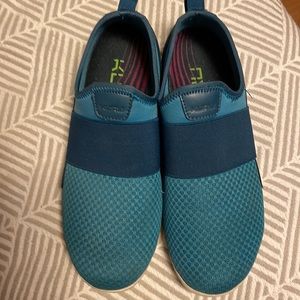 Kuru Ellie slide on sneakers.